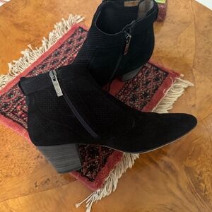 Aquatalia bootie. Size 9